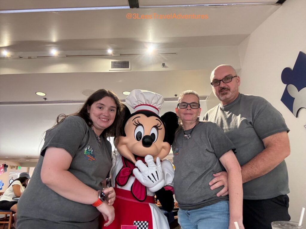 Delightful Minnie is there to keep the boys in line at Chef Mickey’s.