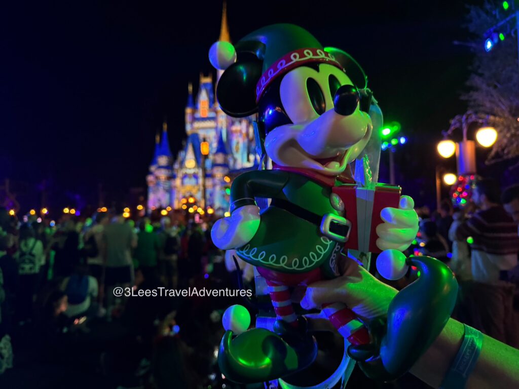 One of the 2024 Mickey's Very Merry Christmas Party Exclusive Popcorn Buckets was this Adorable Elf Mickey Mouse. 3 Lee's Travel Adventures LOVED this Spot-On Mickey.