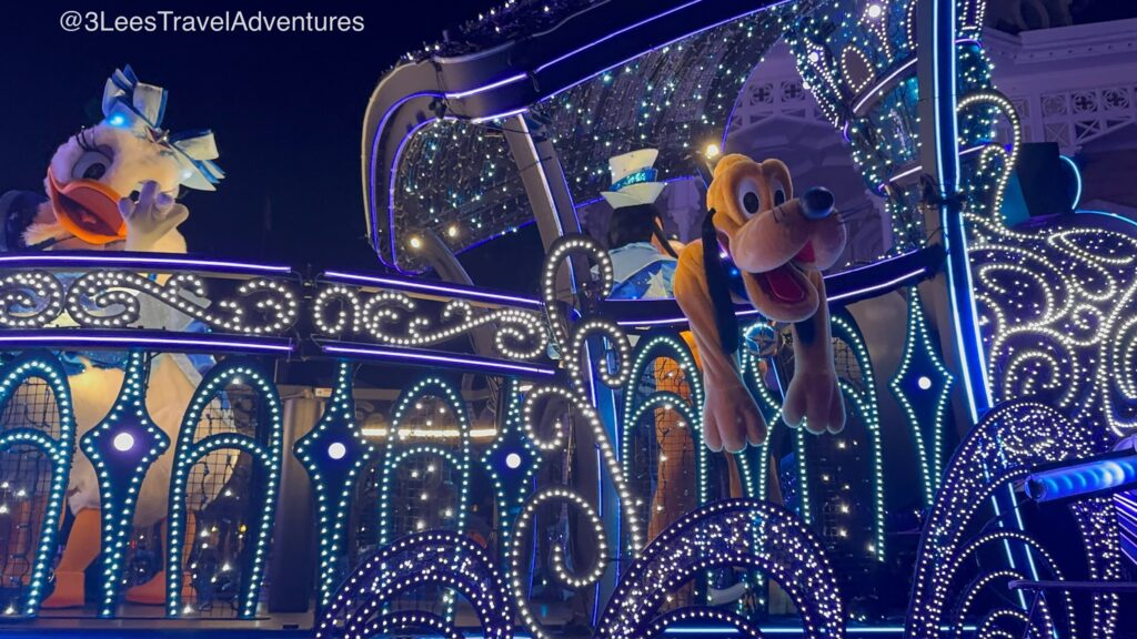 Disney Starlight features some Beloved Friends, who love to see you and wave to you during the parade.
