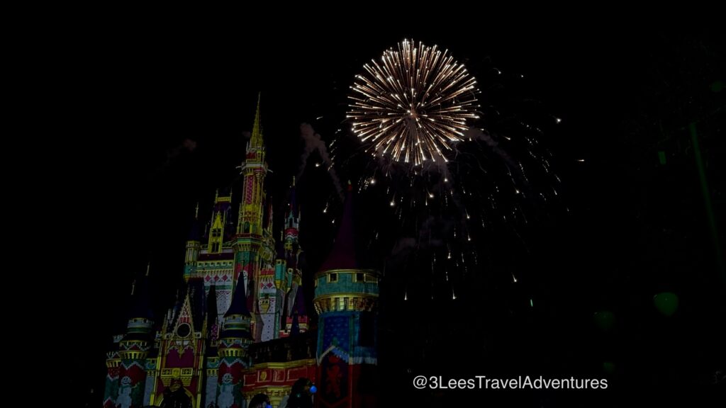Cinderella's Castle brings all the Christmas Vibes to Minnie's Wonderful Christmastime Fireworks Show.