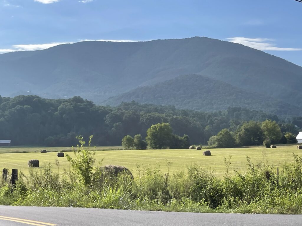Capturing the Beauty of the Great Smoky Mountains from the Tennessee Side